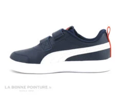 Puma COURTFLEX Bleu Marine - Basket Enfant Avec Scratches -Chaussures De Mode cd24607c73b9e66c561f35ea11d5d5ef img 0727.jpg 172425